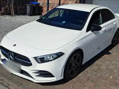 Gebraucht Mercedes A180 AMG line 140 PS (102 kW) 2021 Weiß Limousine