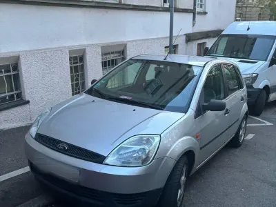 Occasion Ford Fiesta Viva 60 ch (44 kW) 2003 Argent Citadine