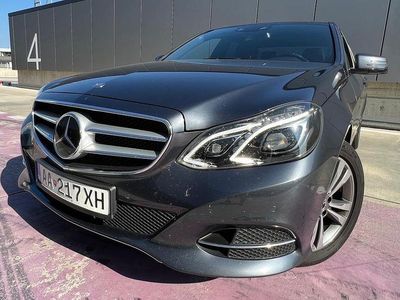 Grau Gebraucht 2014 Mercedes E220 Edition Limousine | 13.490 € (Fairer Preis)