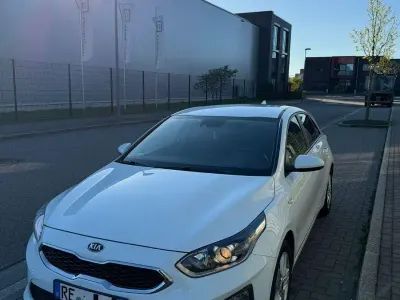 Używany Kia Ceed Edition 7 99 KM (72 kW) 2019 Czarny Hatchback