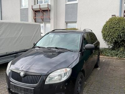 Second-hand Skoda Fabia 60 CP (44 kW) 2009 Negru Hatchback