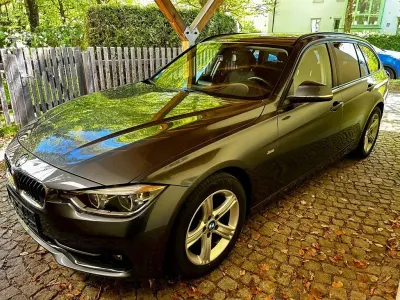 Gebraucht BMW 318 Sport Line 150 PS (110 kW) 2018 Grau Kombi