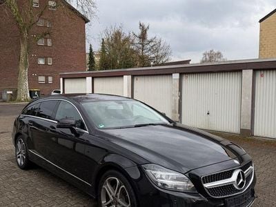 Gebraucht Mercedes CLS250 Shooting Brake 204 PS (150 kW) 2016 Schwarz Kombi