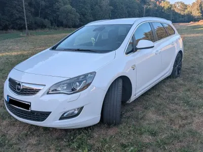 Gebraucht Opel Astra OPC 179 PS (131 kW) 2012 Weiß Kombi