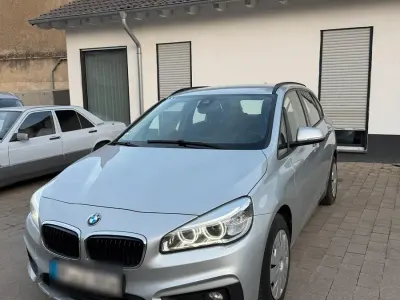 Gebraucht BMW 218 Active Tourer Basis 150 PS (110 kW) 2016 Silber Van / Kleinbus