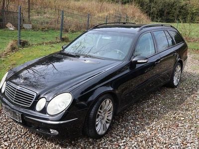 Second-hand Mercedes E200 163 CP (119 kW) 2003 Negru Break