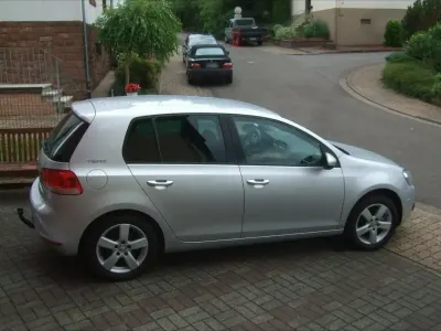Gebraucht VW Golf VI 105 PS (77 kW) 2011 Silber Kleinwagen
