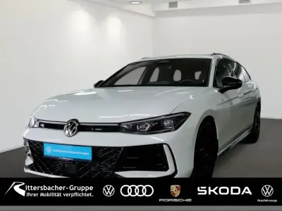 Usata VW Passat R-line 150 CV (110 kW) 2024 Bianco Station wagon