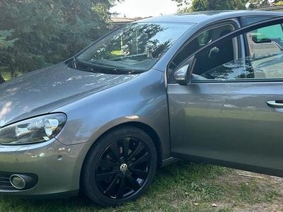 Grau Gebraucht 2010 VW Golf VI Kleinwagen | 3.900 € (Fairer Preis)