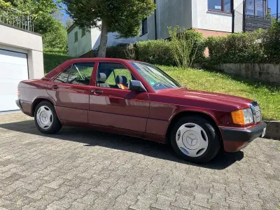 Gebraucht Mercedes 190 109 PS (80 kW) 1991 Rot Limousine