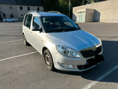 Gebraucht Skoda Roomster 86 PS (63 kW) 2013 Silber Van / Kleinbus