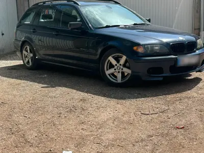 Gebraucht BMW 320 150 PS (110 kW) 2004 Blau Kombi