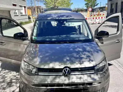 Używany VW Caddy 102 KM (75 kW) 2023 Minivan