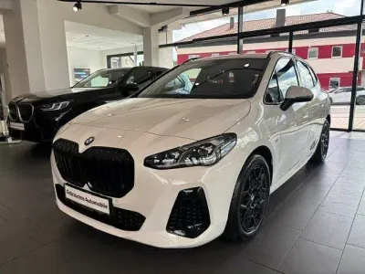 Gebraucht BMW 218 M Sport 136 PS (100 kW) 2024 Weiß Van / Kleinbus