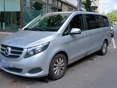 Mercedes V220