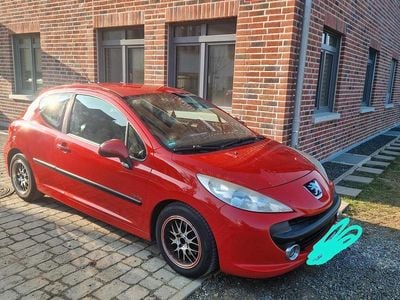 Rot Gebraucht 2008 Peugeot 207 Limousine | 1.900 € (Etwas zu teuer)