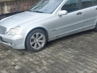 Gebraucht Mercedes C180 129 PS (94 kW) 2003 Silber Kombi