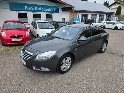 Gebraucht Opel Insignia Edition 160 PS (117 kW) 2011 Grau Limousine