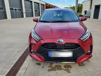 Gebraucht Toyota Yaris Club 92 PS (67 kW) 2021 Rot Kleinwagen