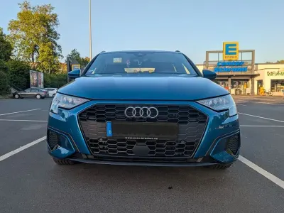 Używany Audi A3 Advanced 110 KM (80 kW) 2023 Niebieski Sedan/Limuzyna