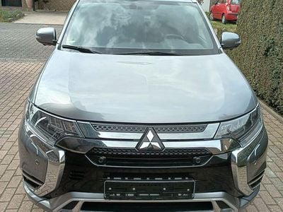 Second-hand Mitsubishi Outlander P-HEV Basis 224 CP (164 kW) 2020 Gri SUV