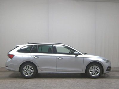 Gebraucht Skoda Octavia Ambition 150 PS (110 kW) 2022 Brilliantsilber metallic Kombi