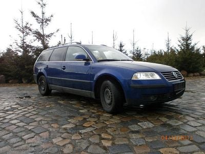 Usata VW Passat Comfortline 131 CV (96 kW) 2003 Blu Station wagon