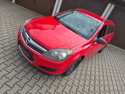 Gebraucht Opel Astra 140 PS (102 kW) 2009 Rot Kombi
