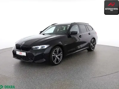 Gebraucht BMW 320e M Sport 204 PS (150 kW) 2022 Black sapphire Kombi
