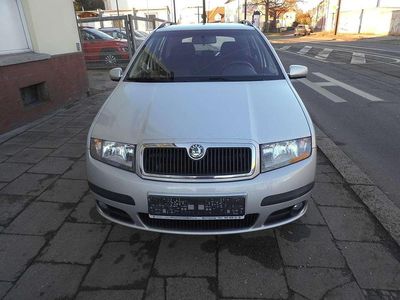 Diamantsilber metallic Gebraucht 2006 Skoda Fabia Tour Kombi | 2.500 € (Etwas zu teuer)