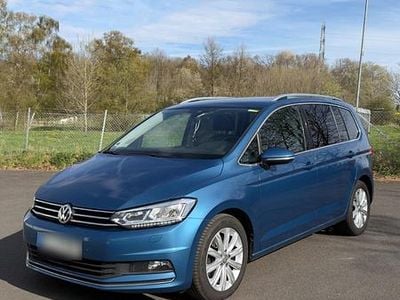 Gebraucht VW Touran Highline 150 PS (110 kW) 2017 Blau Van / Kleinbus