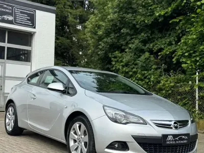 Gebraucht Opel Astra GTC Innovation 120 PS (88 kW) 2012 Silber Coupé