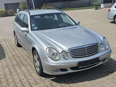Gebraucht Mercedes E220 Classic 150 PS (110 kW) 2004 Silber Limousine