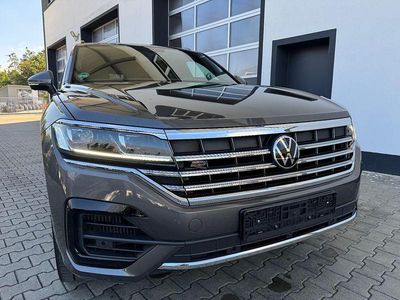 Grau Gebraucht 2022 VW Touareg R-line SUV | 47.500 € (Fairer Preis)