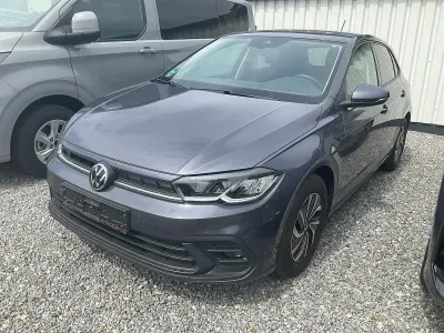 Gebraucht VW Polo Life 95 PS (69 kW) 2023 Rauchgrau metallic Kleinwagen