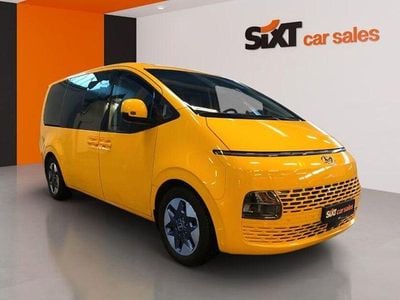 Gebraucht Hyundai Staria Prime 177 PS (130 kW) 2023 Gelb Van / Kleinbus