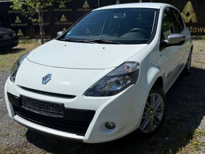 Weiß Gebraucht 2011 Renault Clio III Night&Day Limousine | 7.899 € (Teuer)