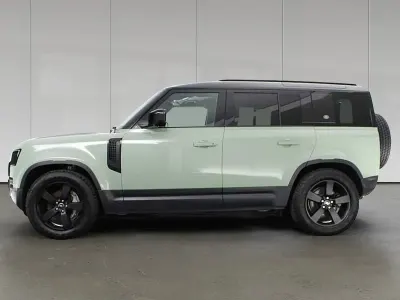 Gebraucht Land Rover Defender 75th Limited Edition 304 PS (223 kW) 2024 Grasmere green SUV
