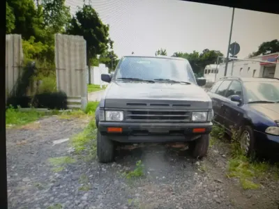 Gebraucht Nissan Terrano 99 PS (72 kW) 1992 Grau SUV