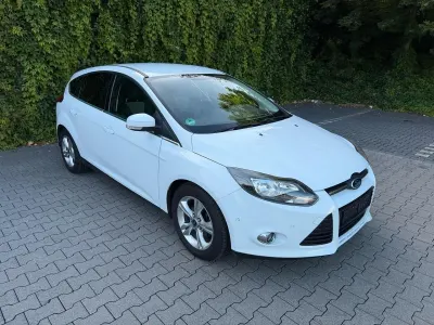 Gebraucht Ford Focus Active 101 PS (74 kW) 2012 Weiß Limousine