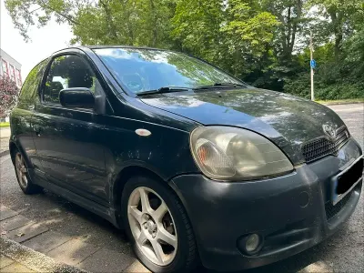Gebraucht Toyota Yaris Sport 106 PS (77 kW) 2001 Schwarz Kleinwagen