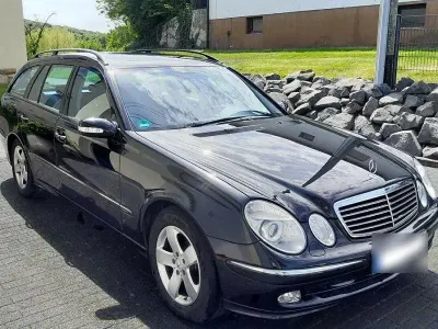 Gebraucht Mercedes E240 Avantgarde 177 PS (130 kW) 2003 Schwarz Kombi