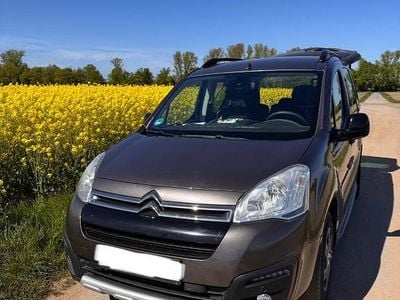 Usata Citroën Berlingo SELECTION 99 CV (72 kW) 2015 Marrone Monovolume