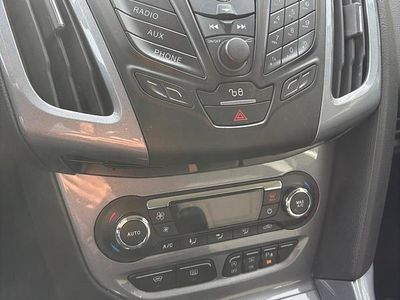 Usata Ford Focus 100 CV (73 kW) 2014 Blu Berlina