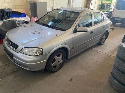 Gebraucht Opel Astra 74 PS (54 kW) 1999 Silber Limousine