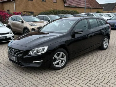 Gebraucht Volvo V60 163 PS (119 kW) 2015 Schwarz Kombi
