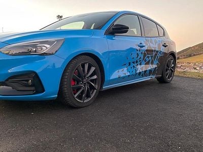 Second-hand Ford Focus ST 310 CP (228 kW) 2022 Albastru Hatchback