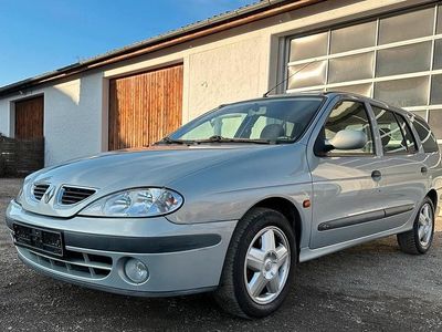 Silber Gebraucht 2000 Renault Mégane GrandTour Kombi | 2.999 €