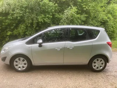 Używany Opel Meriva 101 KM (74 kW) 2010 Srebrny Minivan