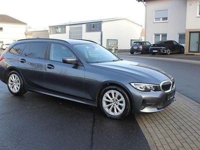 Gebraucht BMW 318 136 PS (100 kW) 2020 Grau Limousine
